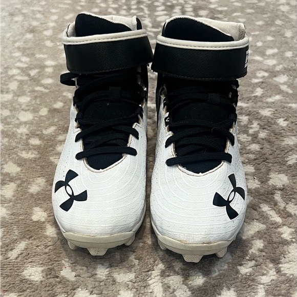 Under Armour Cleats - Picture 2 of 6